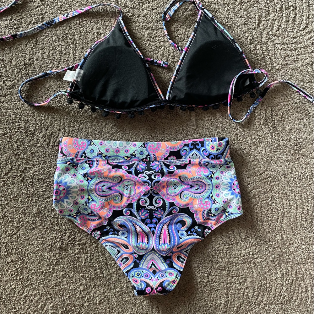 Small Junior’s Bathing suit, strappy top and bottom - Picture 3 of 4